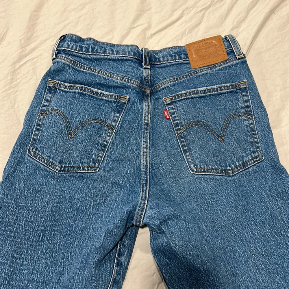 Levi’s vintage wash ribcage straight ankle jeans size 29